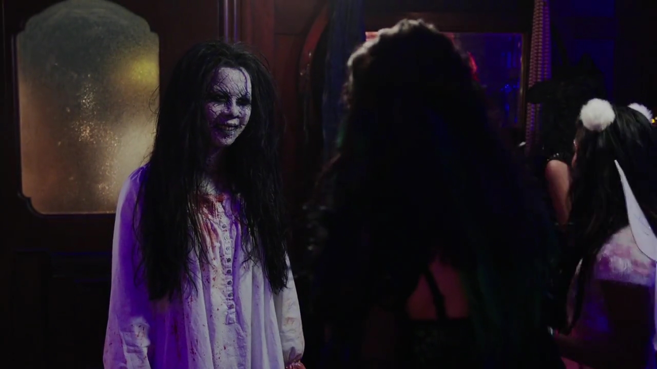 Charmed-Online-dot-nl_Charmed-1x03SweetTooth01609.jpg