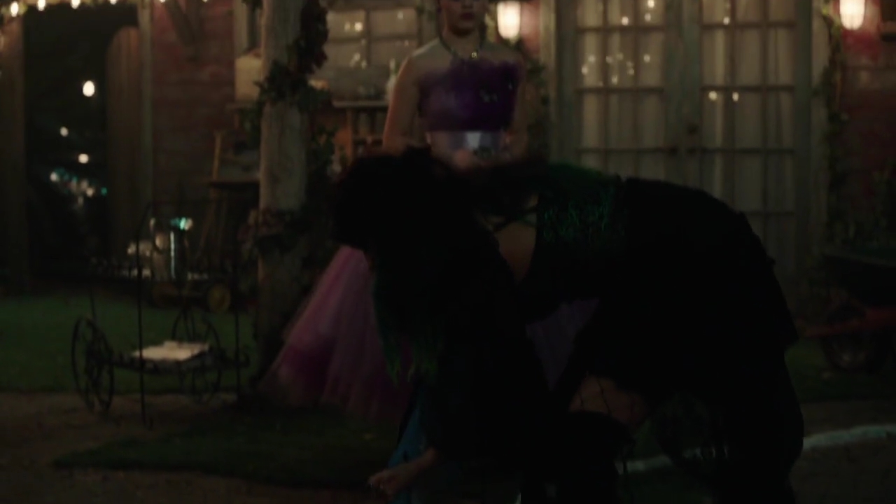 Charmed-Online-dot-nl_Charmed-1x03SweetTooth01807.jpg