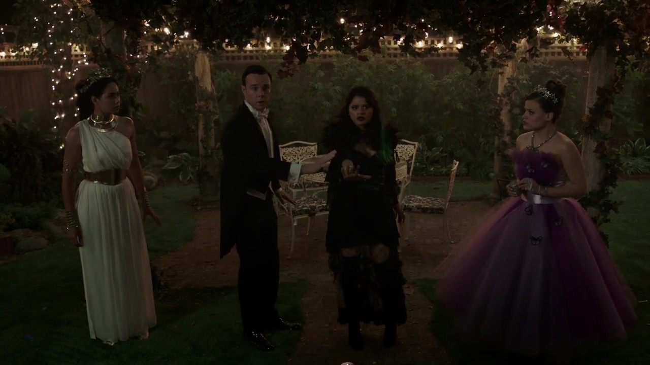 Charmed-Online-dot-nl_Charmed-1x03SweetTooth01849.jpg