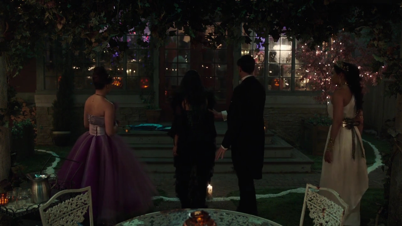 Charmed-Online-dot-nl_Charmed-1x03SweetTooth01851.jpg