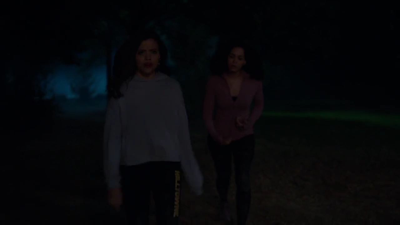 Charmed-Online-dot-nl_Charmed-1x03SweetTooth02287.jpg