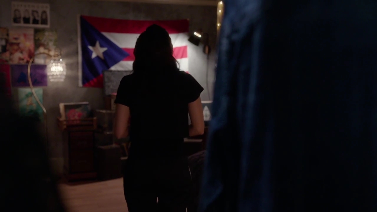 Charmed-Online-dot-nl_Charmed-1x03SweetTooth02400.jpg