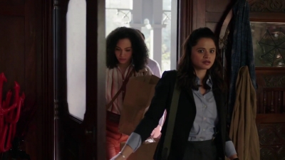 Charmed-Online-dot-nl_Charmed-1x03SweetTooth01125.jpg