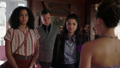 Charmed-Online-dot-nl_Charmed-1x03SweetTooth01188.jpg