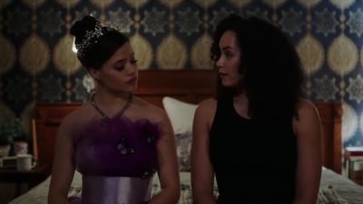 Charmed-Online-dot-nl_Charmed-1x03SweetTooth01401.jpg