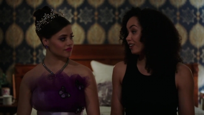 Charmed-Online-dot-nl_Charmed-1x03SweetTooth01408.jpg