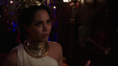 Charmed-Online-dot-nl_Charmed-1x03SweetTooth01790.jpg