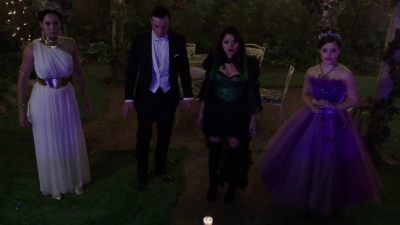 Charmed-Online-dot-nl_Charmed-1x03SweetTooth01836.jpg