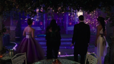 Charmed-Online-dot-nl_Charmed-1x03SweetTooth01838.jpg