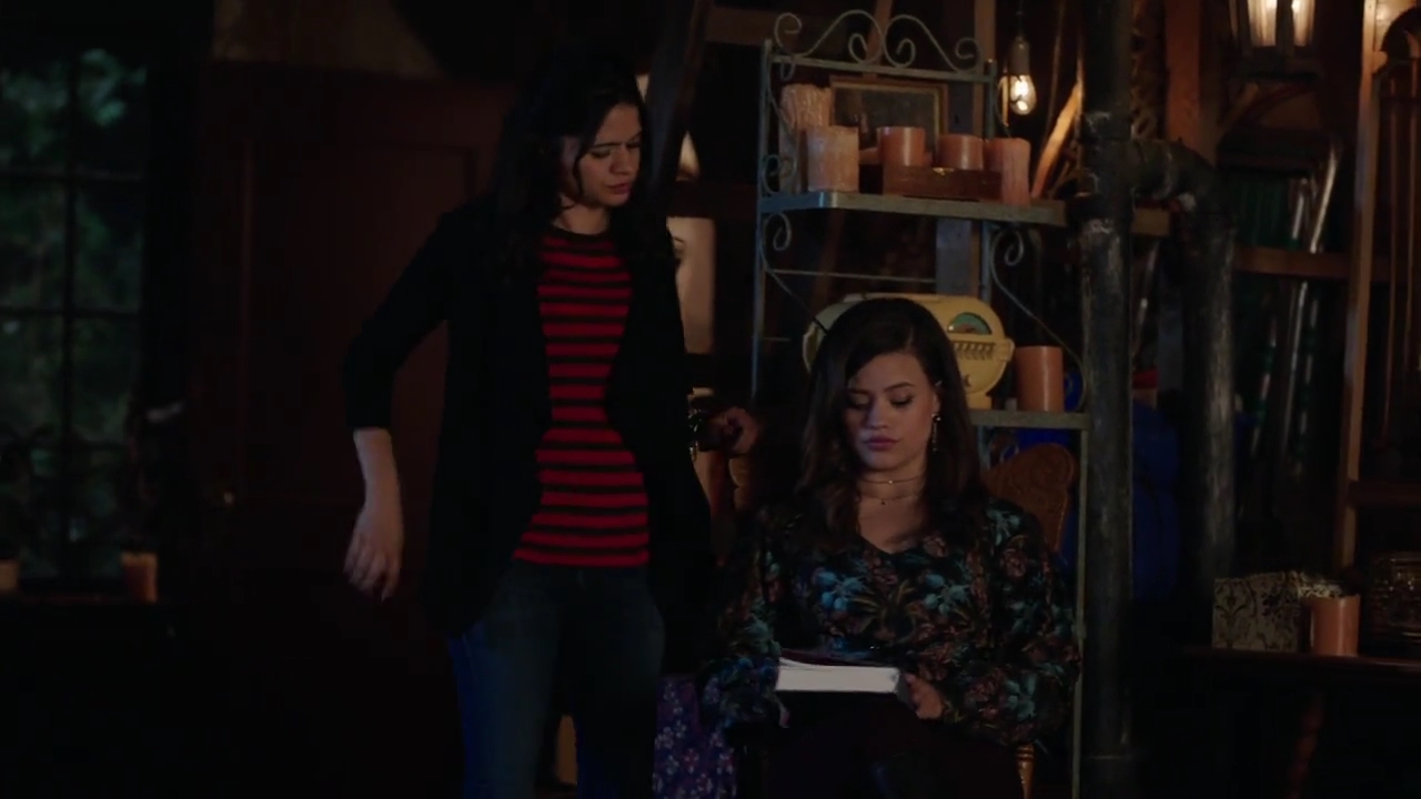 Charmed-Online-dot-nl_Charmed-1x04ExorciseYourDemons00083.jpg