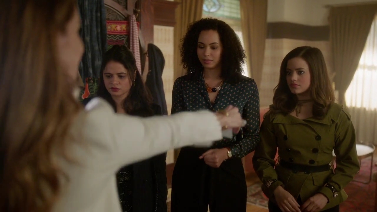 Charmed-Online-dot-nl_Charmed-1x04ExorciseYourDemons00399.jpg