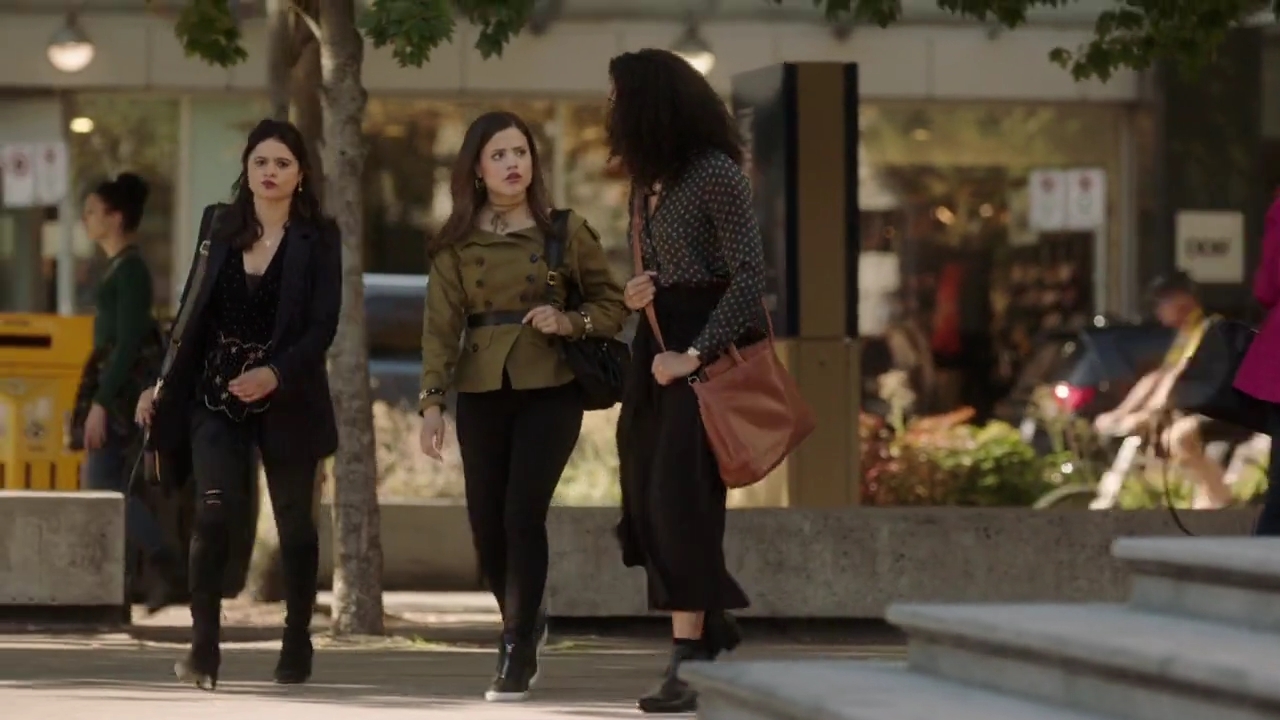 Charmed-Online-dot-nl_Charmed-1x04ExorciseYourDemons00640.jpg