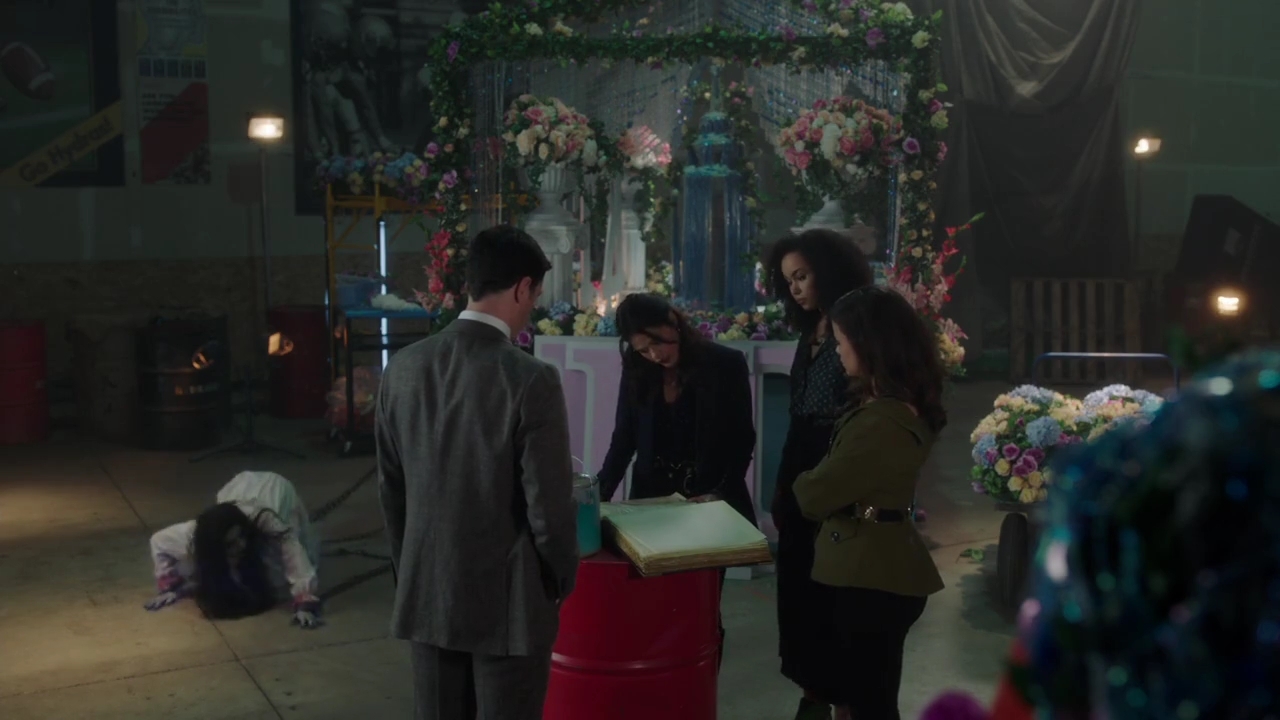 Charmed-Online-dot-nl_Charmed-1x04ExorciseYourDemons01550.jpg