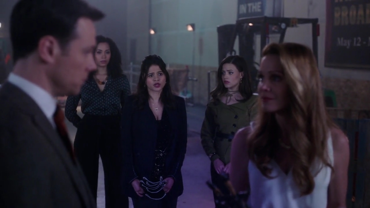 Charmed-Online-dot-nl_Charmed-1x04ExorciseYourDemons01809.jpg