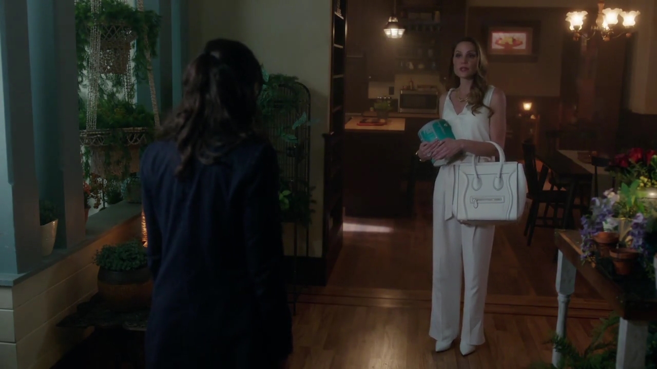 Charmed-Online-dot-nl_Charmed-1x04ExorciseYourDemons02025.jpg