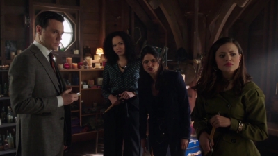 Charmed-Online-dot-nl_Charmed-1x04ExorciseYourDemons00436.jpg