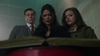 Charmed-Online-dot-nl_Charmed-1x04ExorciseYourDemons01421.jpg