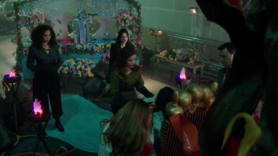 Charmed-Online-dot-nl_Charmed-1x04ExorciseYourDemons01853.jpg