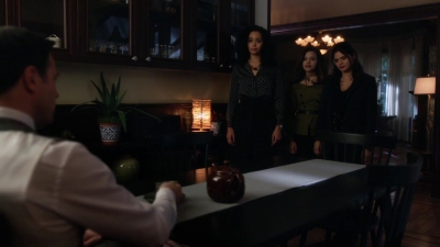 Charmed-Online-dot-nl_Charmed-1x04ExorciseYourDemons02132.jpg