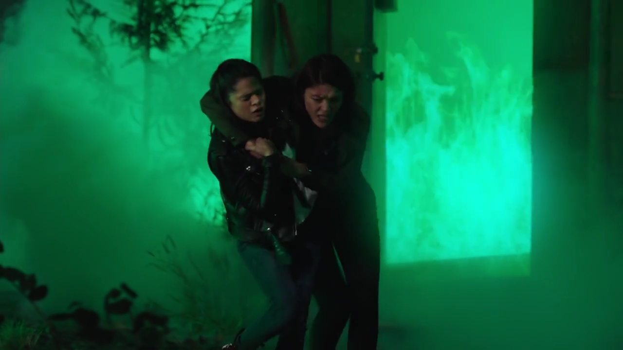 Charmed-Online-dot-nl_Charmed-1x05OtherWoman01002.jpg