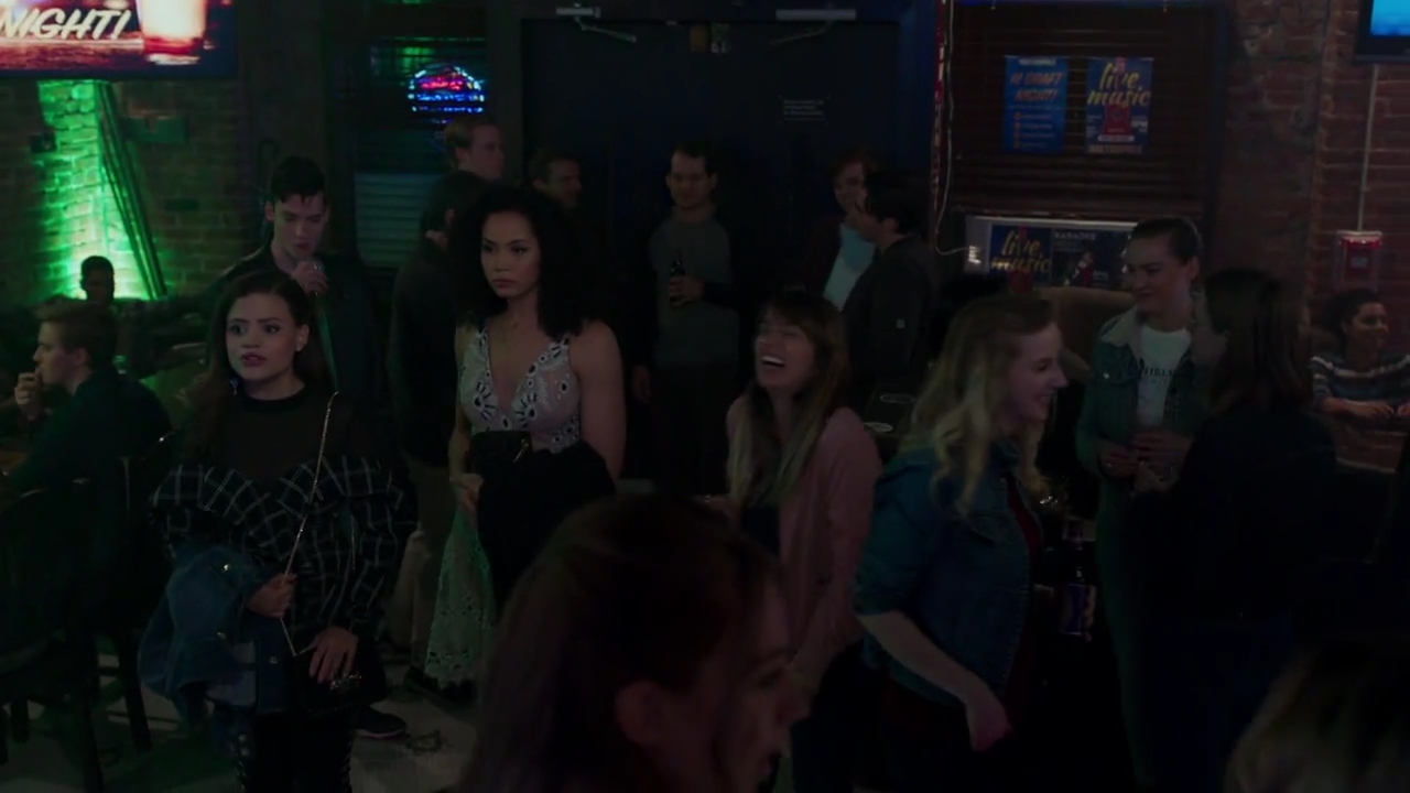 Charmed-Online-dot-nl_Charmed-1x05OtherWoman01019.jpg