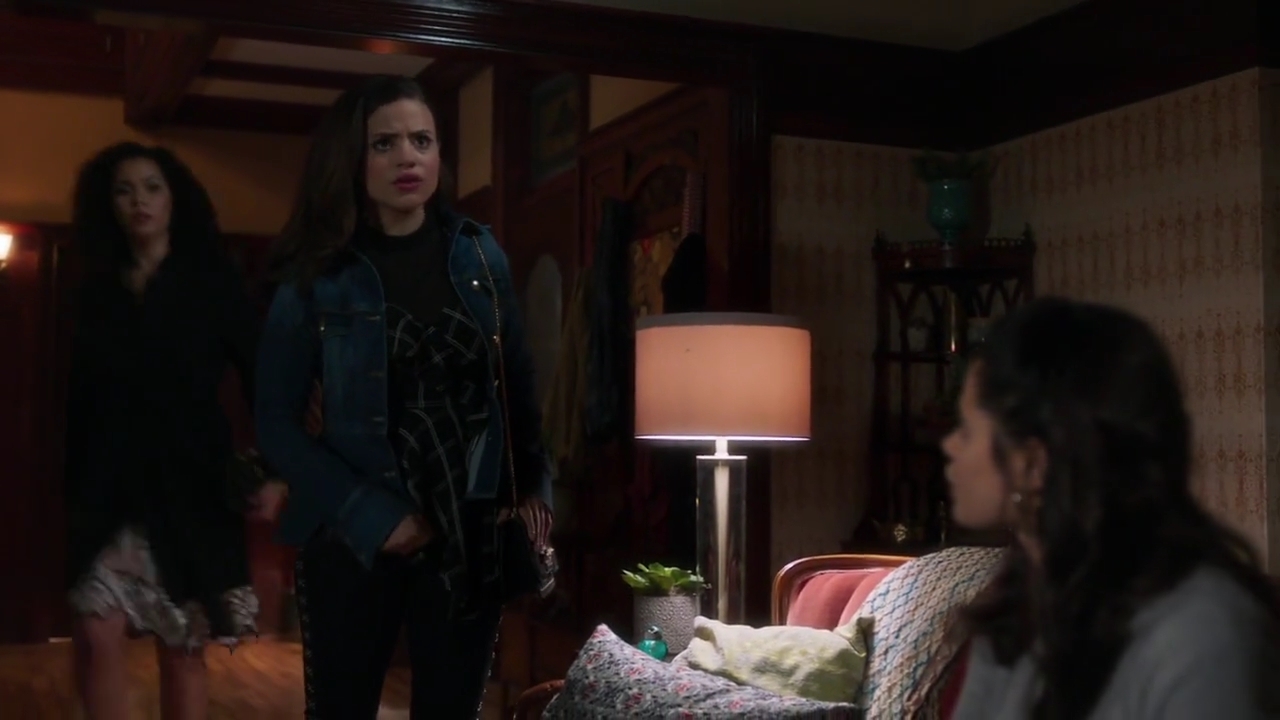 Charmed-Online-dot-nl_Charmed-1x05OtherWoman01678.jpg