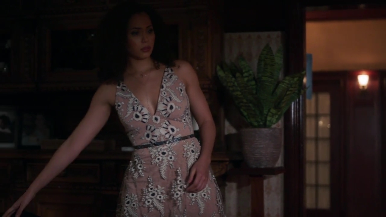 Charmed-Online-dot-nl_Charmed-1x05OtherWoman01684.jpg