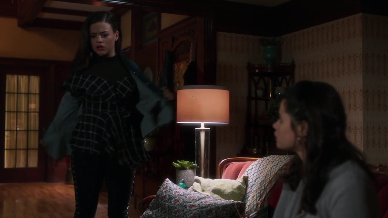 Charmed-Online-dot-nl_Charmed-1x05OtherWoman01688.jpg