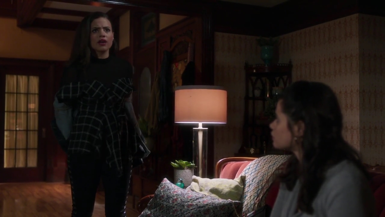 Charmed-Online-dot-nl_Charmed-1x05OtherWoman01689.jpg