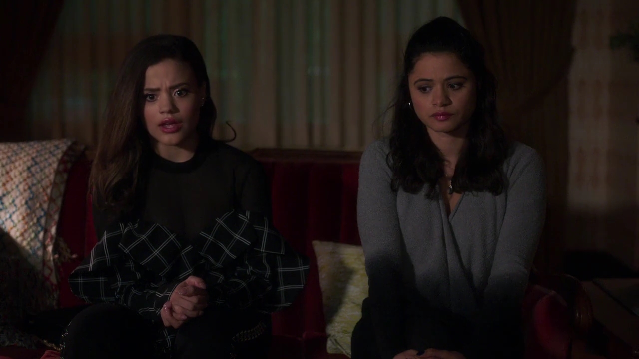 Charmed-Online-dot-nl_Charmed-1x05OtherWoman01735.jpg