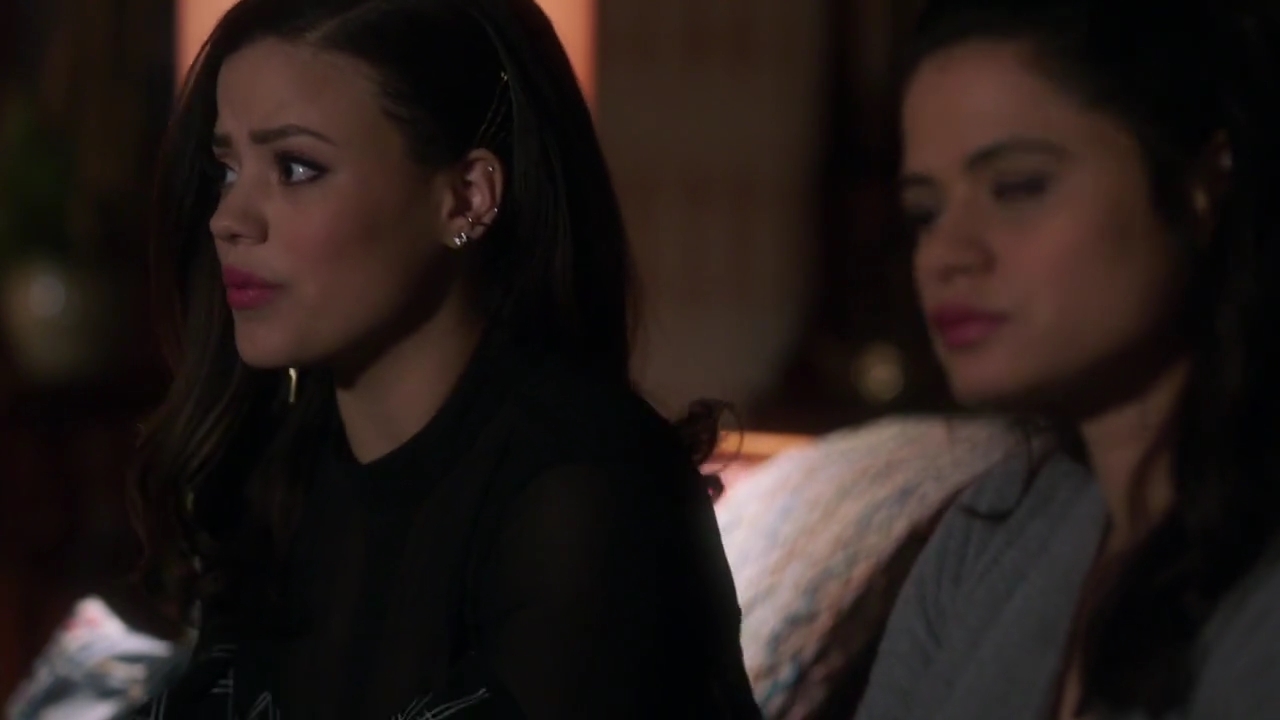 Charmed-Online-dot-nl_Charmed-1x05OtherWoman01738.jpg