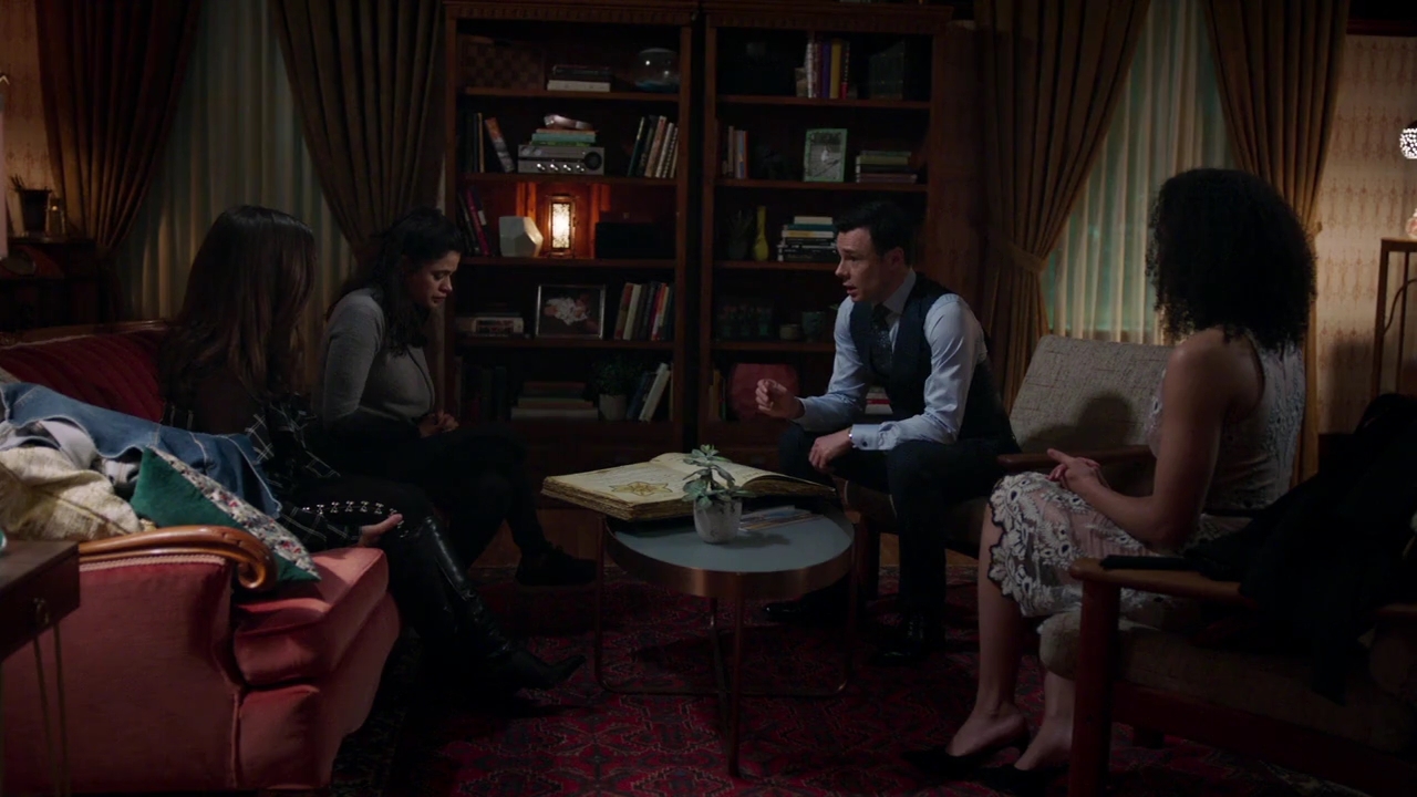 Charmed-Online-dot-nl_Charmed-1x05OtherWoman01821.jpg