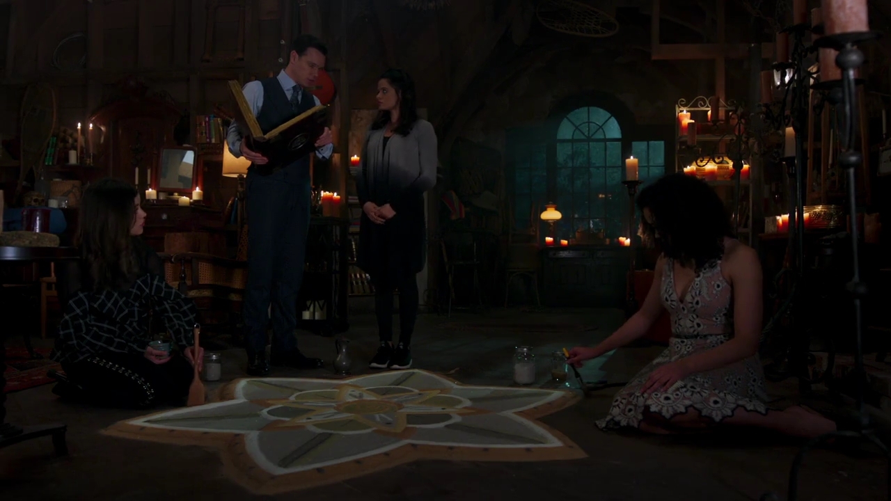 Charmed-Online-dot-nl_Charmed-1x05OtherWoman01873.jpg