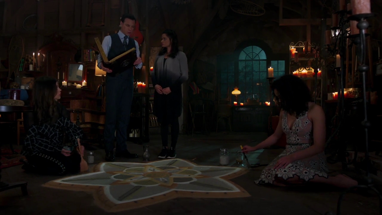 Charmed-Online-dot-nl_Charmed-1x05OtherWoman01874.jpg