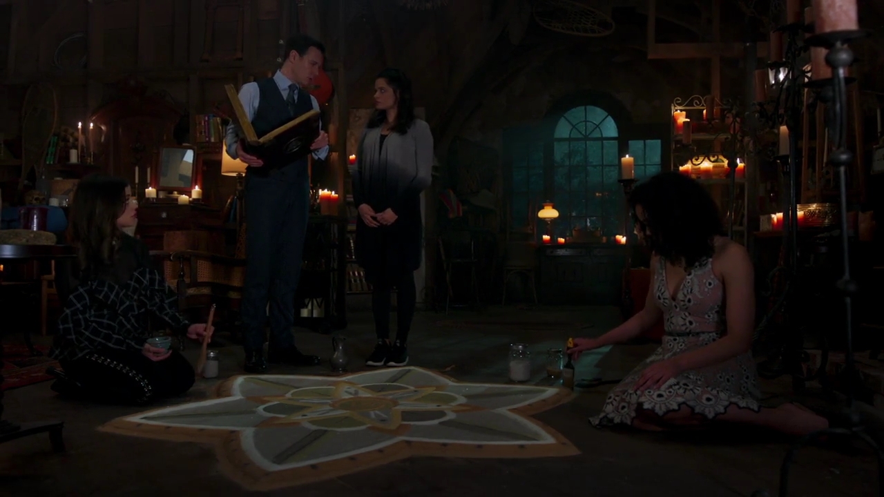 Charmed-Online-dot-nl_Charmed-1x05OtherWoman01875.jpg