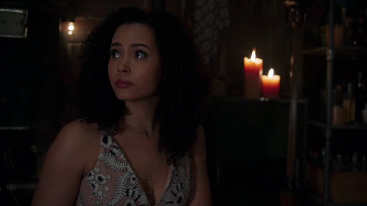 Charmed-Online-dot-nl_Charmed-1x05OtherWoman01886.jpg