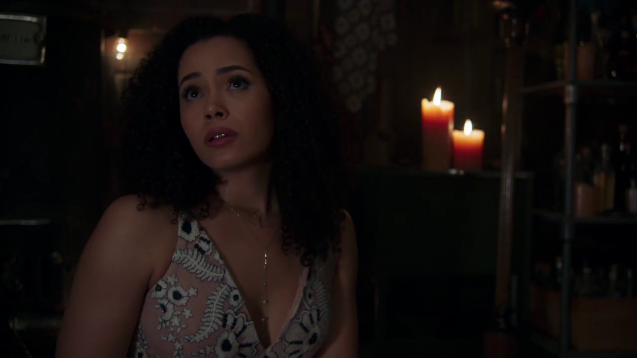 Charmed-Online-dot-nl_Charmed-1x05OtherWoman01893.jpg