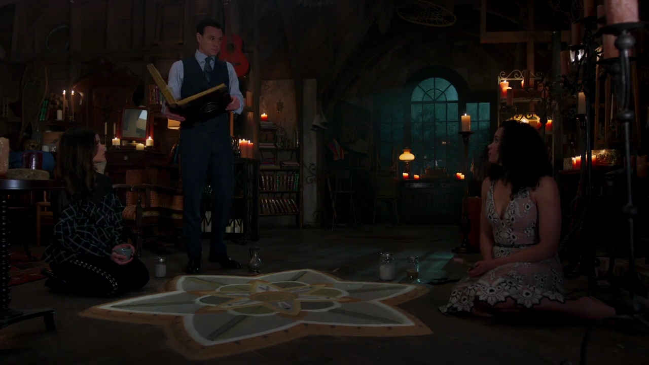 Charmed-Online-dot-nl_Charmed-1x05OtherWoman01894.jpg