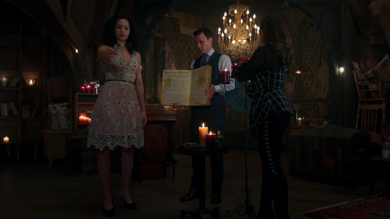 Charmed-Online-dot-nl_Charmed-1x05OtherWoman01925.jpg