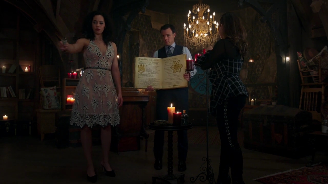 Charmed-Online-dot-nl_Charmed-1x05OtherWoman01926.jpg