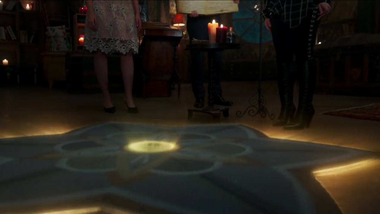 Charmed-Online-dot-nl_Charmed-1x05OtherWoman01948.jpg