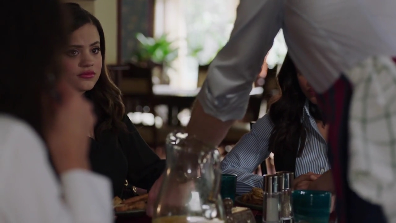 Charmed-Online-dot-nl_Charmed-1x05OtherWoman02103.jpg