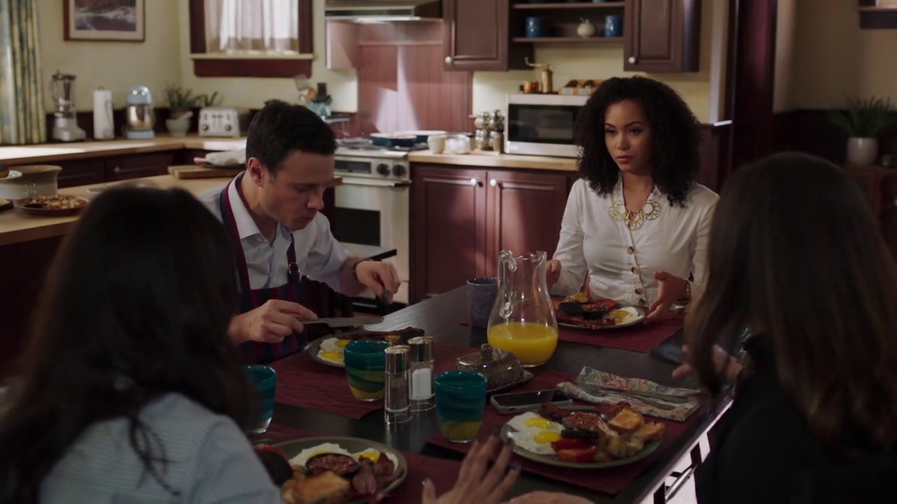 Charmed-Online-dot-nl_Charmed-1x05OtherWoman02115.jpg