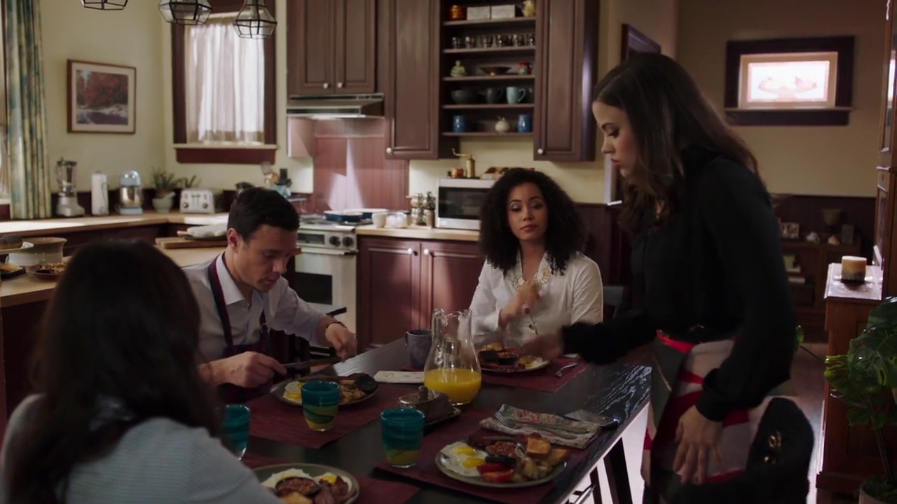 Charmed-Online-dot-nl_Charmed-1x05OtherWoman02171.jpg