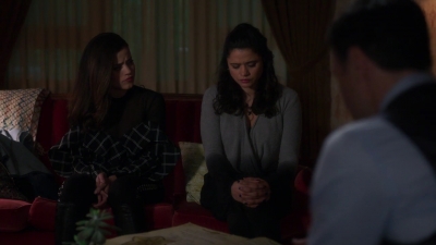 Charmed-Online-dot-nl_Charmed-1x05OtherWoman01790.jpg