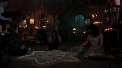 Charmed-Online-dot-nl_Charmed-1x05OtherWoman01864.jpg