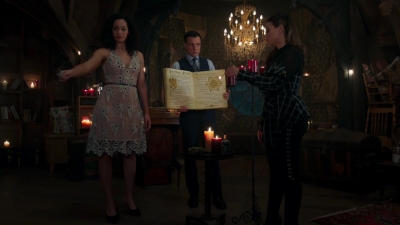 Charmed-Online-dot-nl_Charmed-1x05OtherWoman01927.jpg