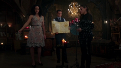 Charmed-Online-dot-nl_Charmed-1x05OtherWoman01928.jpg