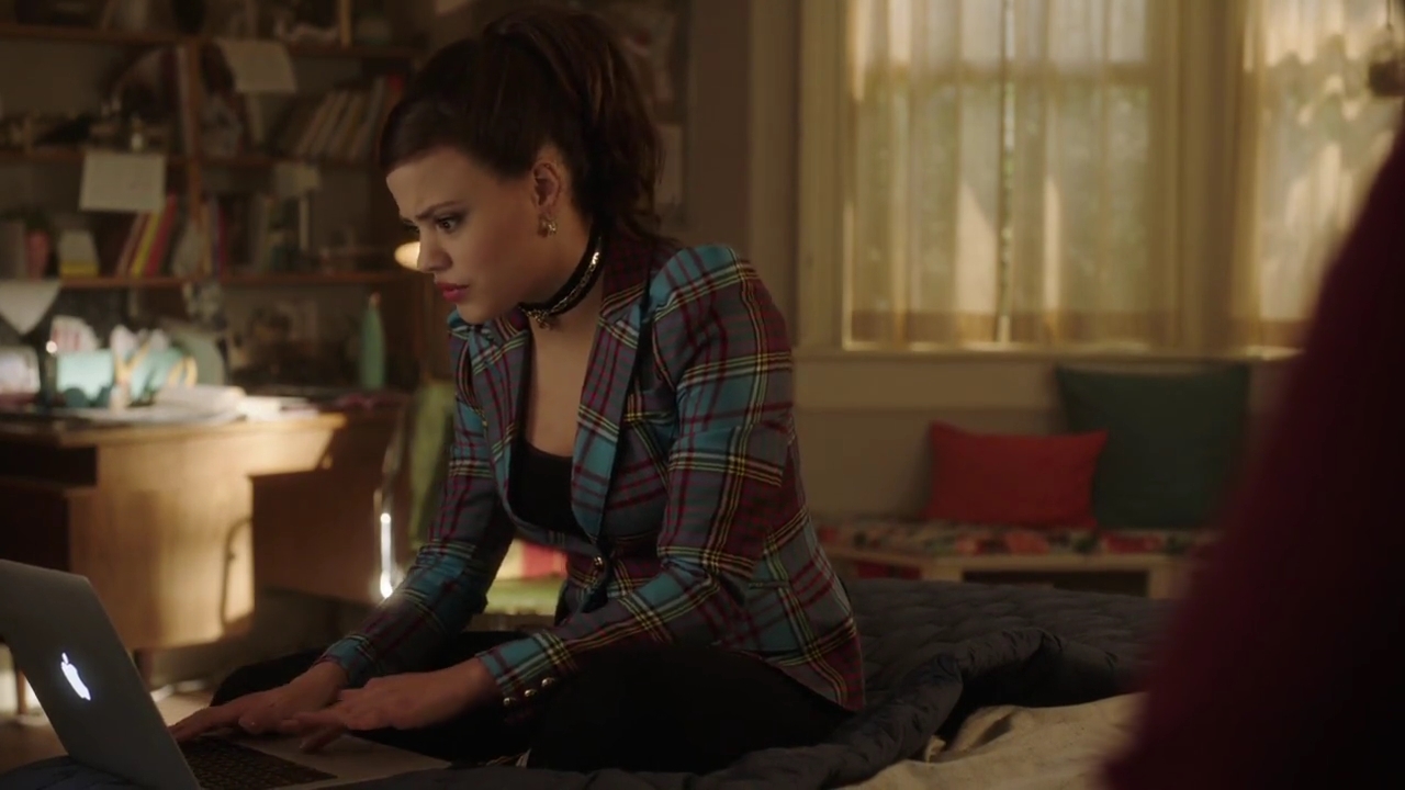 Charmed-Online-dot-nl_Charmed-1x06KappaSpirit00552.jpg