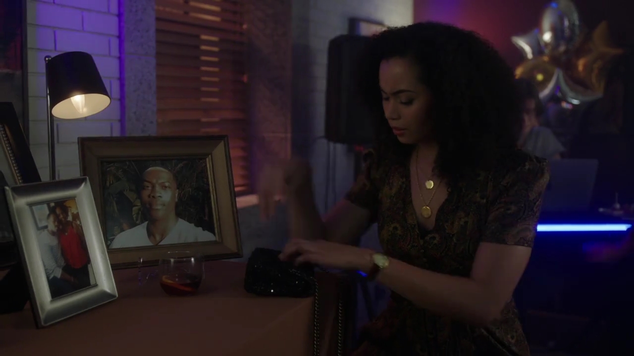 Charmed-Online-dot-nl_Charmed-1x06KappaSpirit01064.jpg